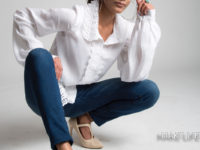 Γυναικείο λευκό πουκάμισο. 4 τρόποι να το φορέσεις
